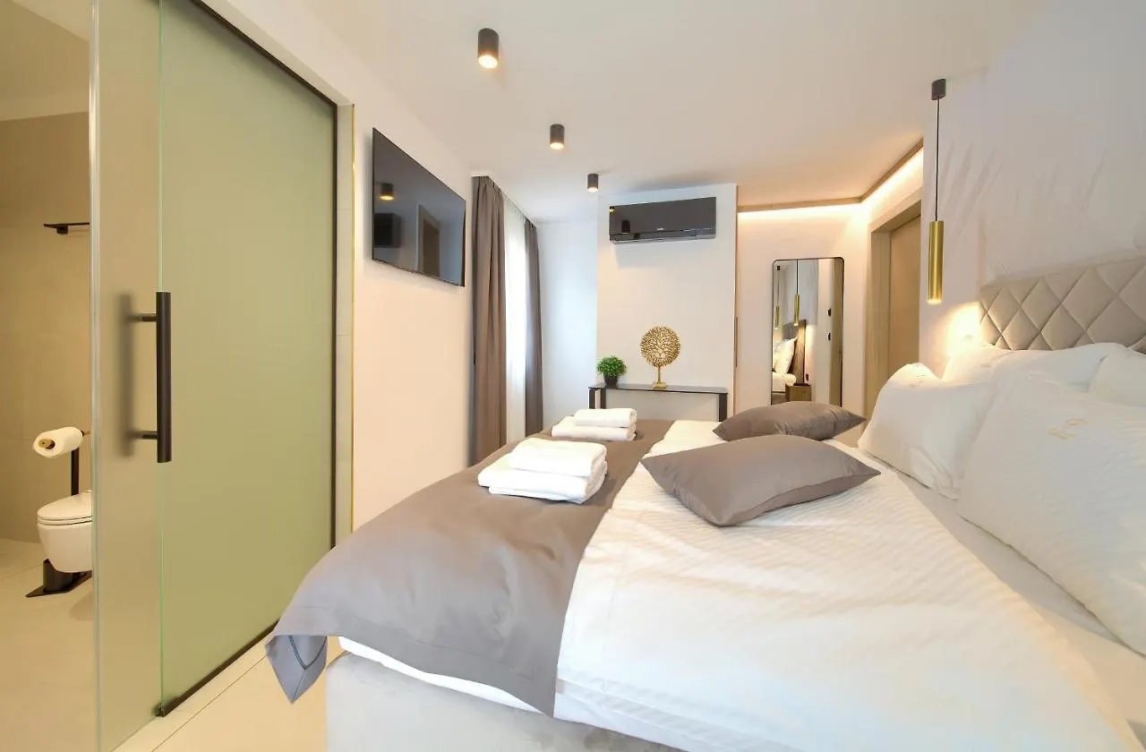 Portella Rooms Krk Town 0*,