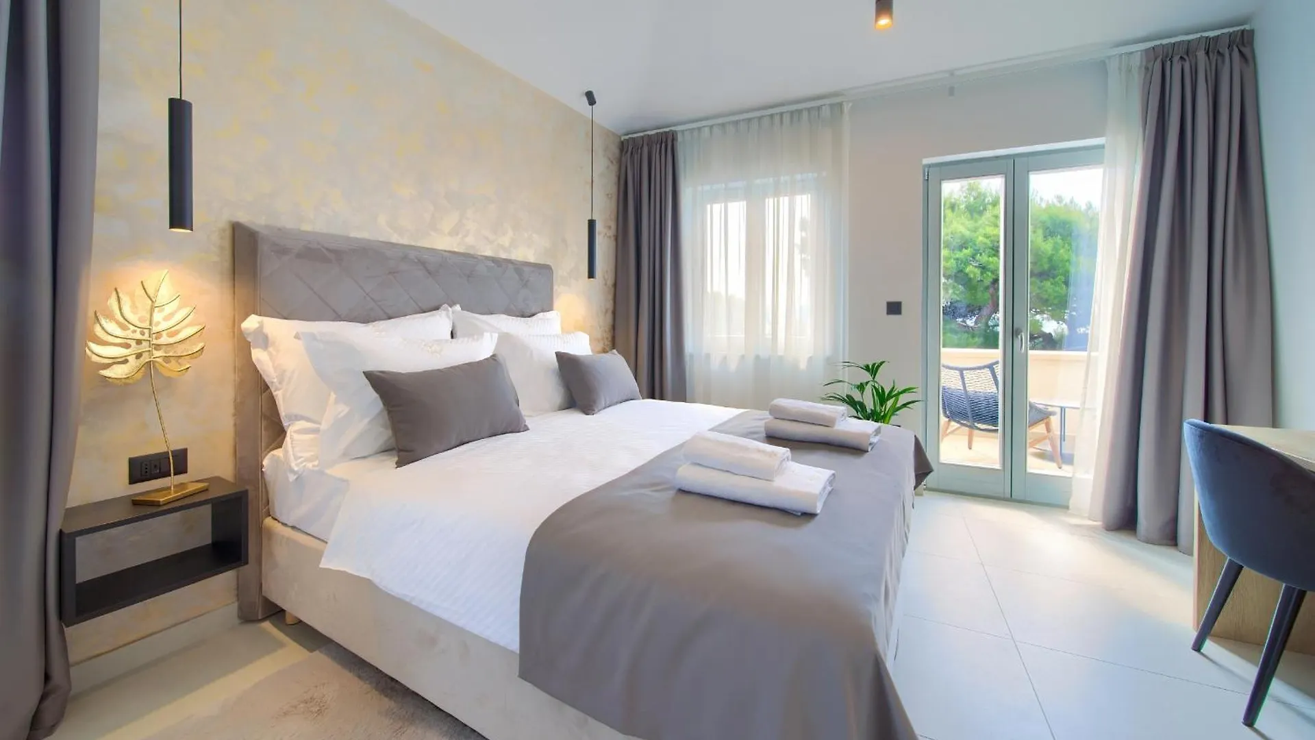 Portella Rooms Krk Town Couette-café