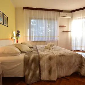 apartments-nena-pula.pula-hotels.org/