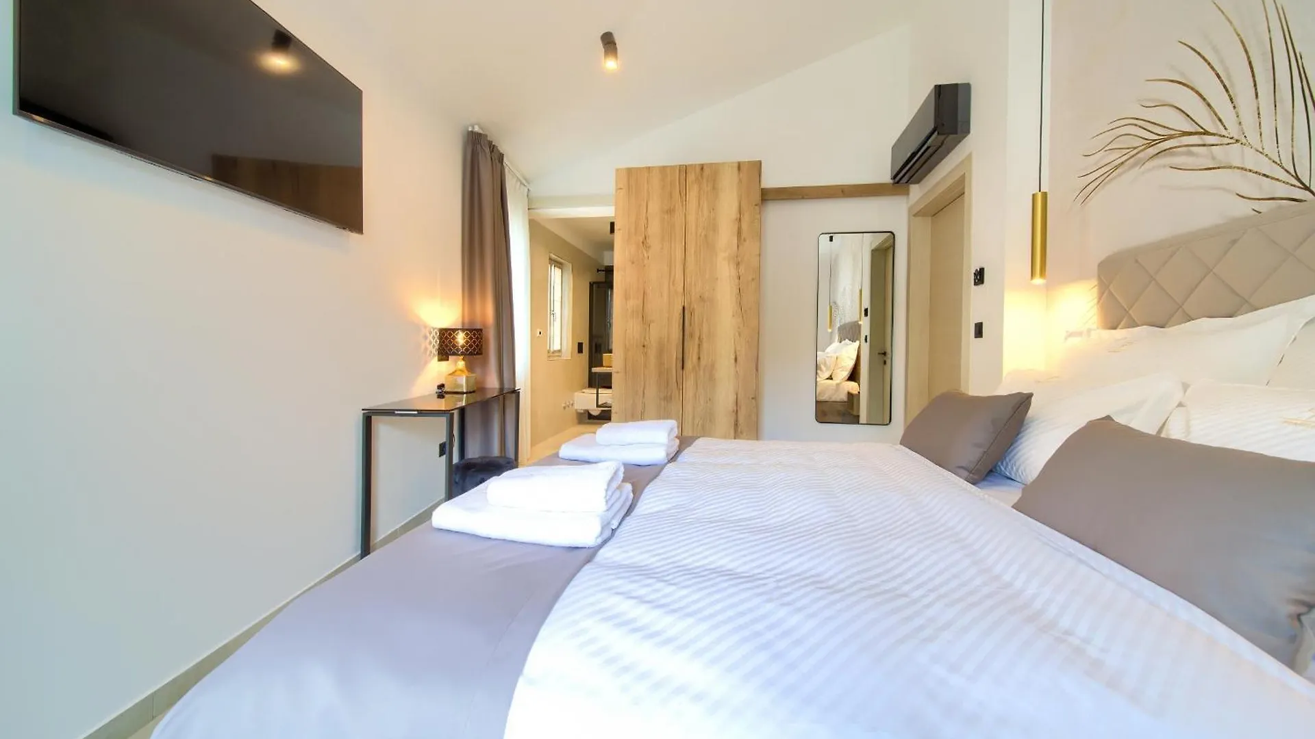 Portella Rooms Krk Town 0*,